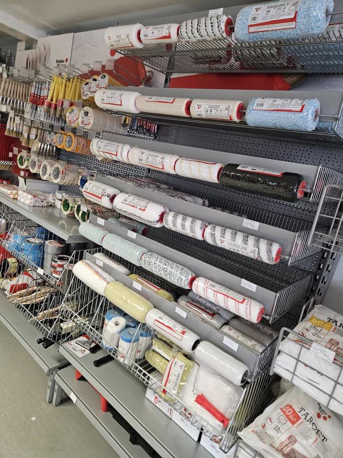 Maliarske valčeky rôznych šírok a zakrývacie fólie